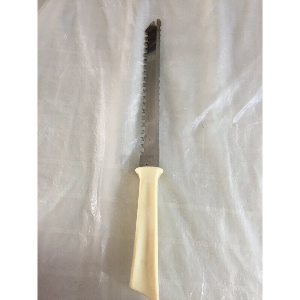 VTG 60s Quikut Quikkle Bread Knife USA Serrated Stainless Steel Cream Handle 70s